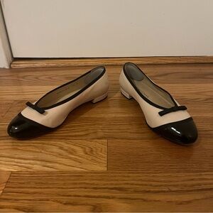 Stuart Weitzman Capture Black and Cream Bow Cap-Toe Flats